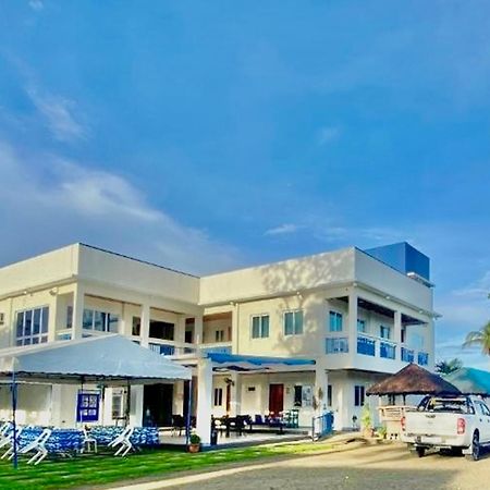 Hip Nautic Beach Resort Powered By Cocotel Lian Exterior photo